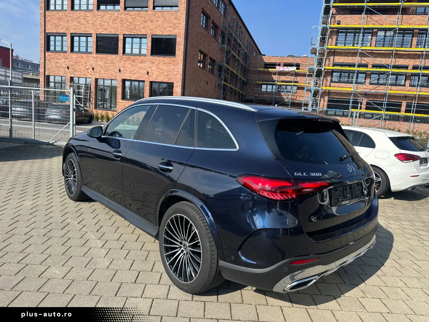 MERCEDES-BENZ GLC 300 4Matic AMG LEDER 360  MBUX AHK