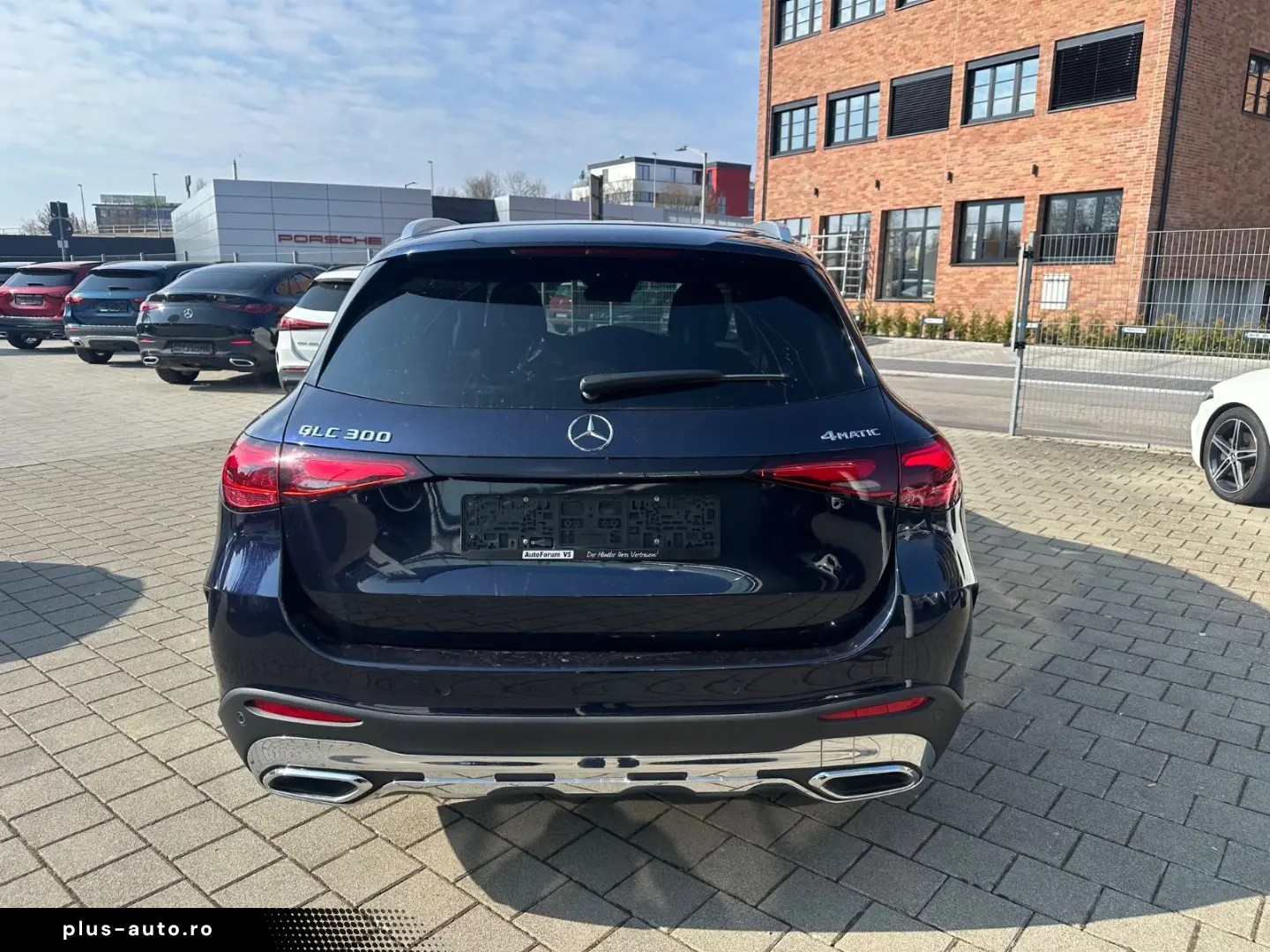 MERCEDES-BENZ GLC 300 4Matic AMG LEDER 360  MBUX AHK