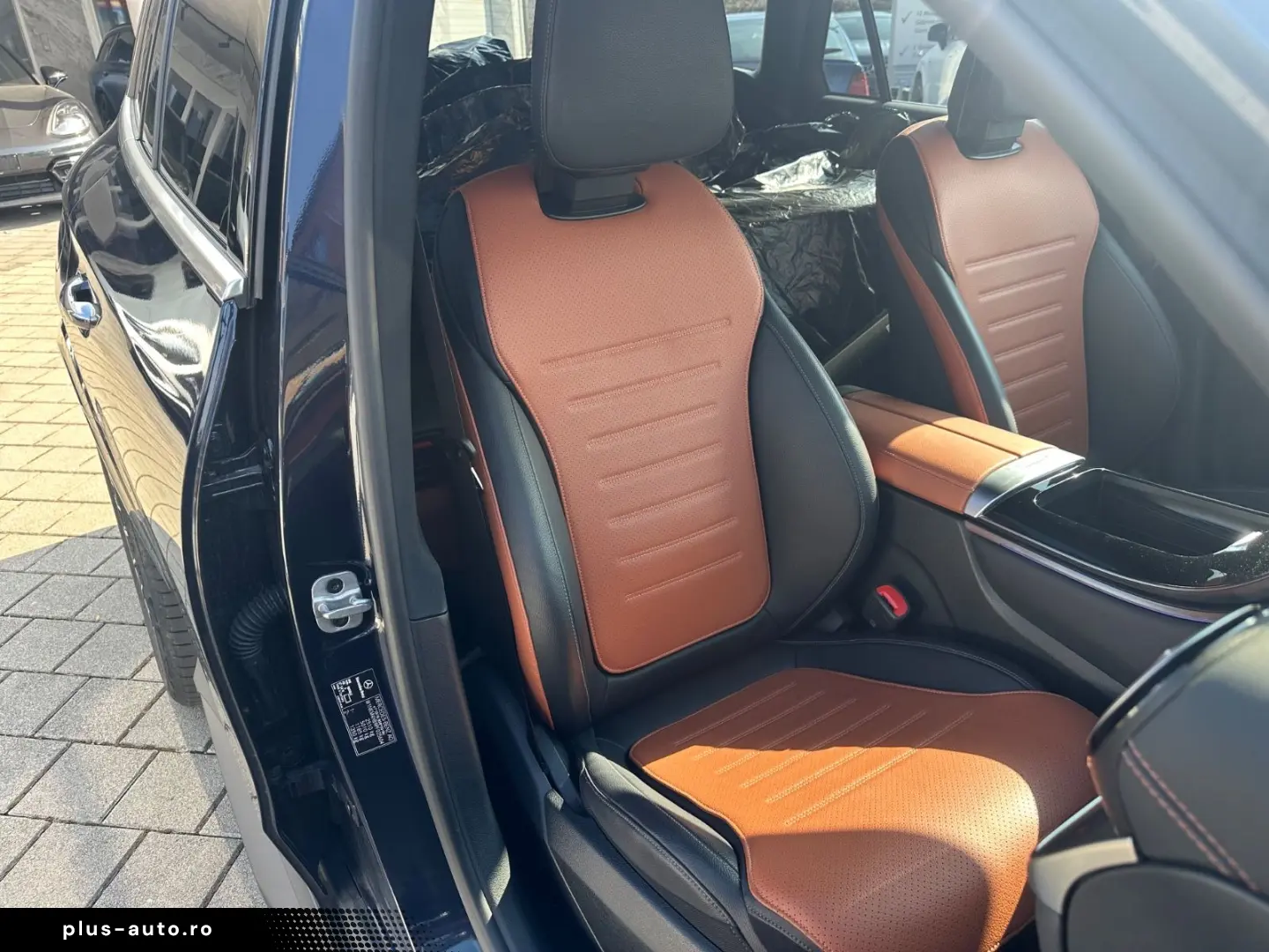 MERCEDES-BENZ GLC 300 4Matic AMG LEDER 360  MBUX AHK