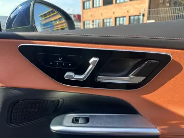 MERCEDES-BENZ GLC 300 4Matic AMG LEDER 360  MBUX AHK