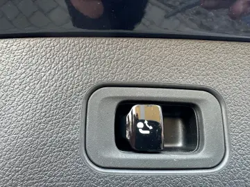 MERCEDES-BENZ GLC 300 4Matic AMG LEDER 360  MBUX AHK