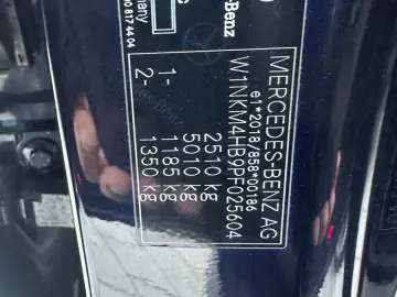 MERCEDES-BENZ GLC 300 4Matic AMG LEDER 360  MBUX AHK