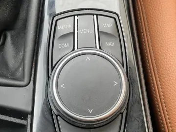 BMW Seria 3 318d Edition Luxury Line Purity