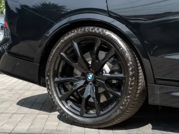 BMW X7 M60