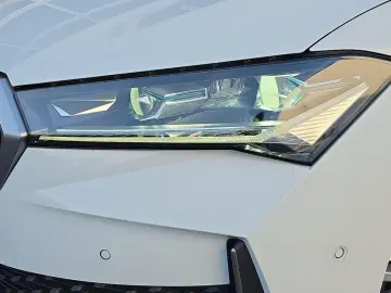 SKODA Superb TDI DSG 4x4 L&K CANTON LEDER AHK SITZBLF