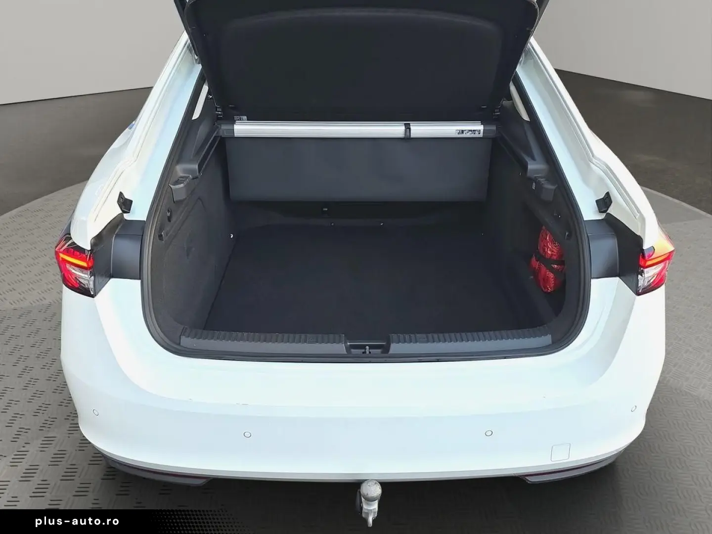 SKODA Superb TDI DSG 4x4 L&K CANTON LEDER AHK SITZBLF