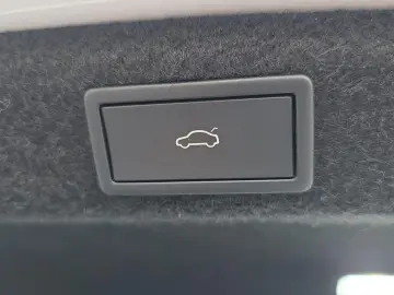 SKODA Superb TDI DSG 4x4 L&K CANTON LEDER AHK SITZBLF