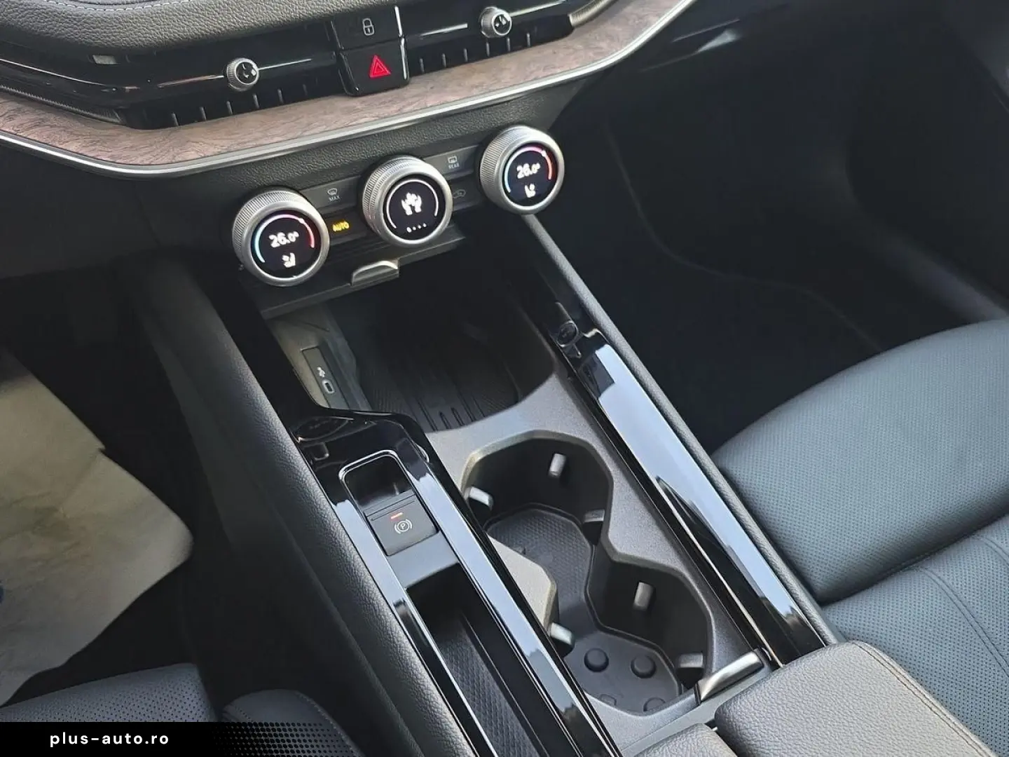 SKODA Superb TDI DSG 4x4 L&K CANTON LEDER AHK SITZBLF