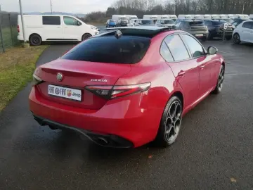ALFA ROMEO Giulia COMPETIZIONE 2.0 TURBO 16V 280 PS AT8 Q4