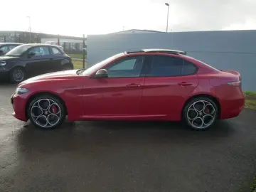 ALFA ROMEO Giulia COMPETIZIONE 2.0 TURBO 16V 280 PS AT8 Q4