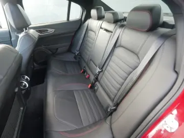 ALFA ROMEO Giulia COMPETIZIONE 2.0 TURBO 16V 280 PS AT8 Q4