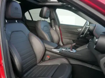 ALFA ROMEO Giulia COMPETIZIONE 2.0 TURBO 16V 280 PS AT8 Q4