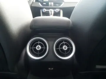 ALFA ROMEO Giulia COMPETIZIONE 2.0 TURBO 16V 280 PS AT8 Q4