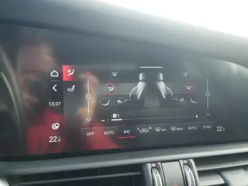 ALFA ROMEO Giulia COMPETIZIONE 2.0 TURBO 16V 280 PS AT8 Q4