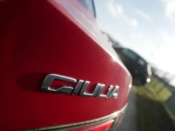 ALFA ROMEO Giulia COMPETIZIONE 2.0 TURBO 16V 280 PS AT8 Q4