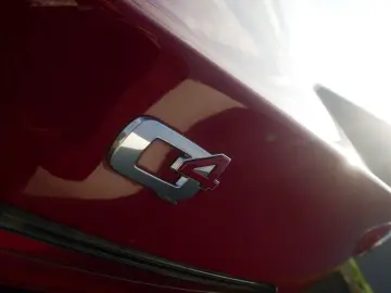 ALFA ROMEO Giulia COMPETIZIONE 2.0 TURBO 16V 280 PS AT8 Q4