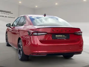 SKODA Superb 2.0 TDI DSG Sportline 4x4 ACC Matrix Navi