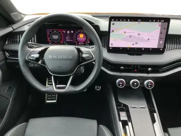 SKODA Superb 2.0 TDI DSG Sportline 4x4 ACC Matrix Navi