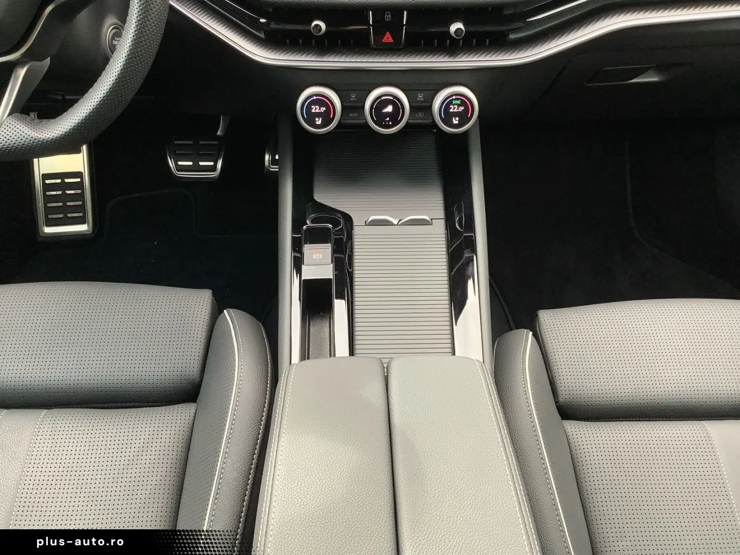 SKODA Superb 2.0 TDI DSG Sportline 4x4 ACC Matrix Navi