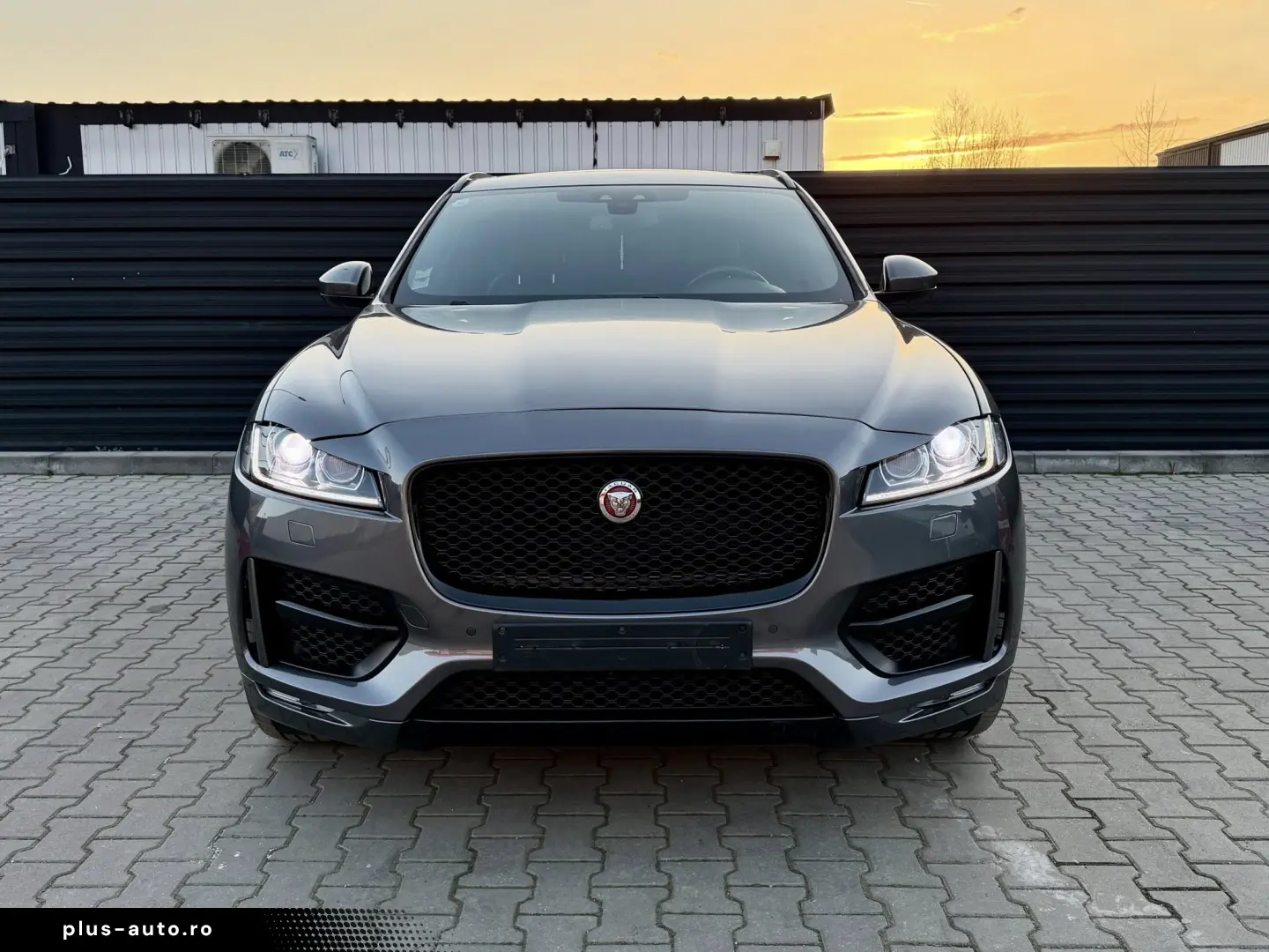 JAGUAR F - PACE 4 X 4