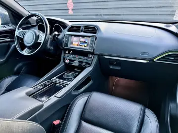 JAGUAR F - PACE 4 X 4