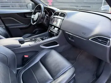 JAGUAR F - PACE 4 X 4