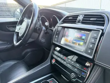 JAGUAR F - PACE 4 X 4