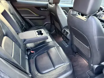 JAGUAR F - PACE 4 X 4