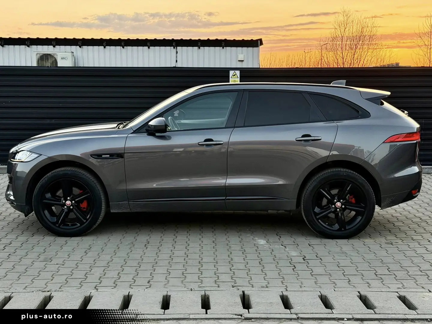 JAGUAR F - PACE 4 X 4