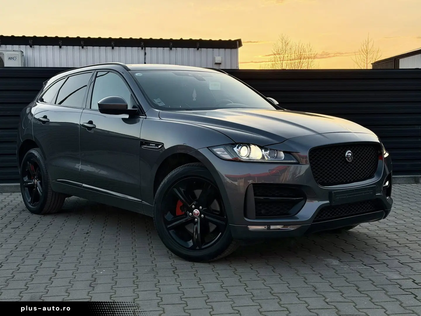 JAGUAR F - PACE 4 X 4