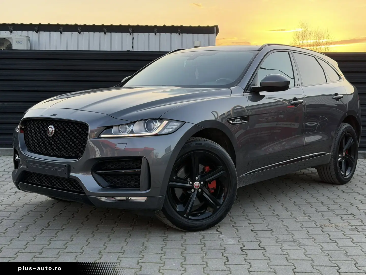 JAGUAR F - PACE 4 X 4
