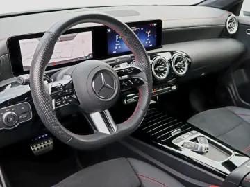 Mercedes-Benz CLA 180 Shooting Brake 7G-DCT AMG Line