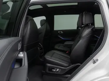 BMW X7 M60i xD 360 SkyLounge Individual
