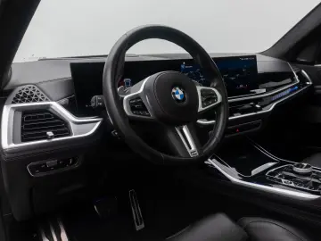 BMW X7 M60i xD 360 SkyLounge Individual