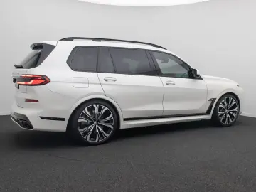 BMW X7 M60i xD 360 SkyLounge Individual