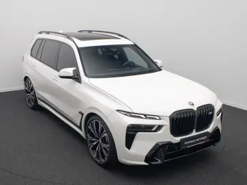 BMW X7 M60i xD 360 SkyLounge Individual