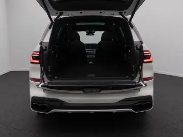 BMW X7 M60i xD 360 SkyLounge Individual