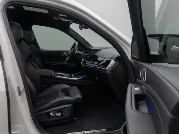 BMW X7 M60i xD 360 SkyLounge Individual