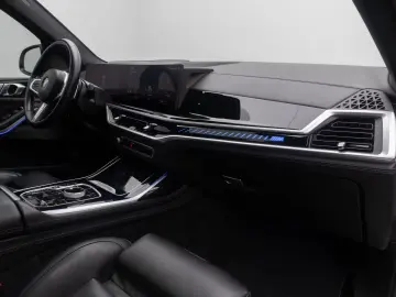 BMW X7 M60i xD 360 SkyLounge Individual