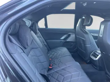 BMW 750 e xDrive TV-Fond-Entertainment Sky