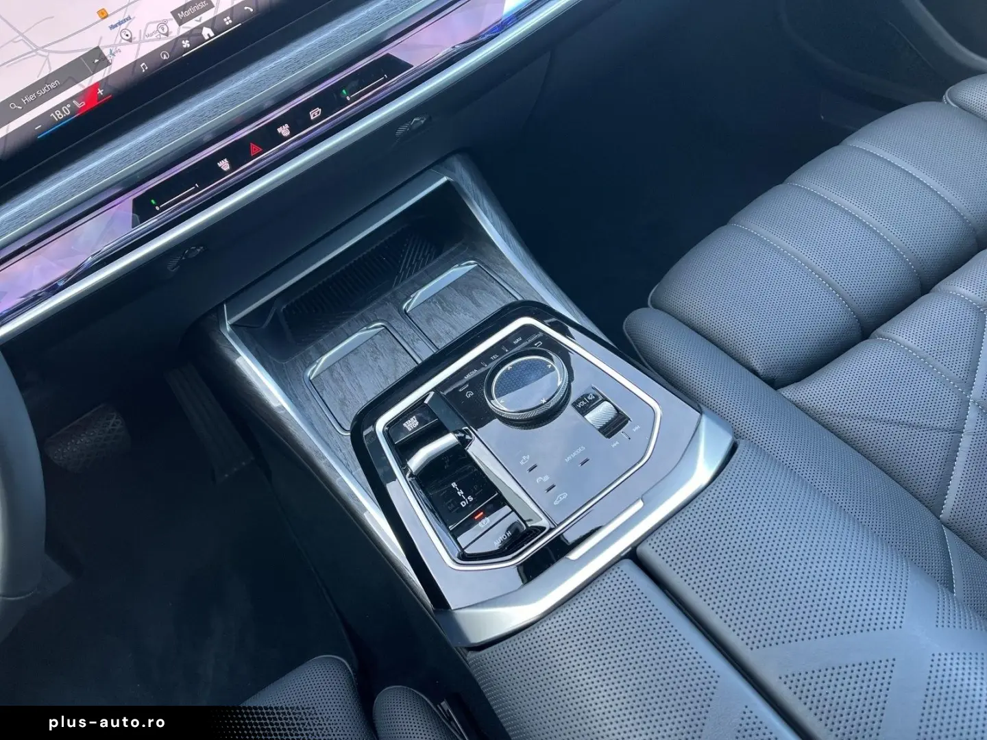 BMW 750 e xDrive TV-Fond-Entertainment Sky