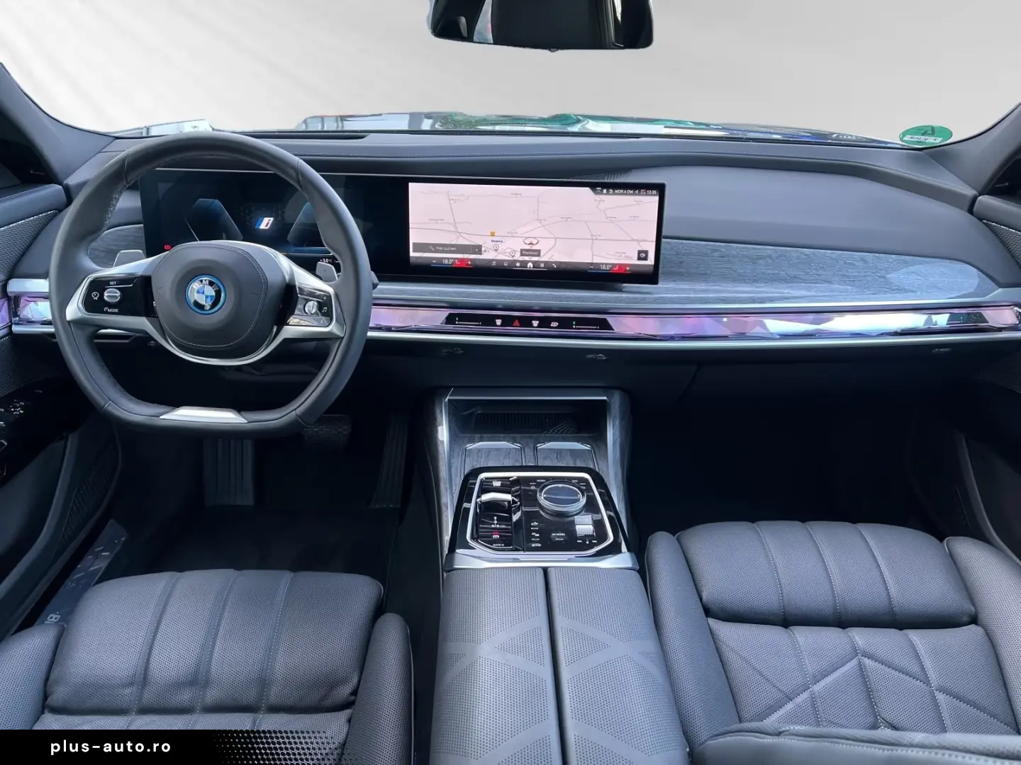 BMW 750 e xDrive TV-Fond-Entertainment Sky