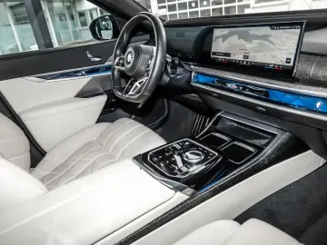 BMW 740 d xDrive M Sport PANO ACC 360