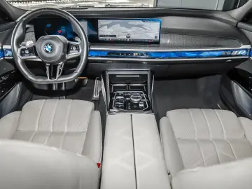 BMW 740 d xDrive M Sport PANO ACC 360