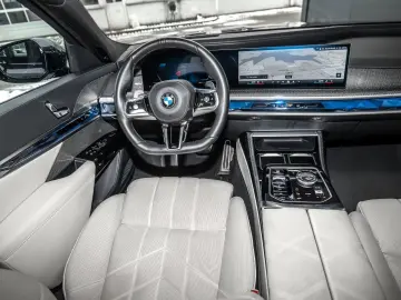 BMW 740 d xDrive M Sport PANO ACC 360