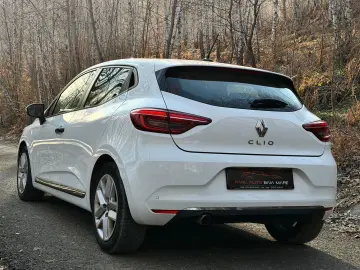 RENAULT CLIO V