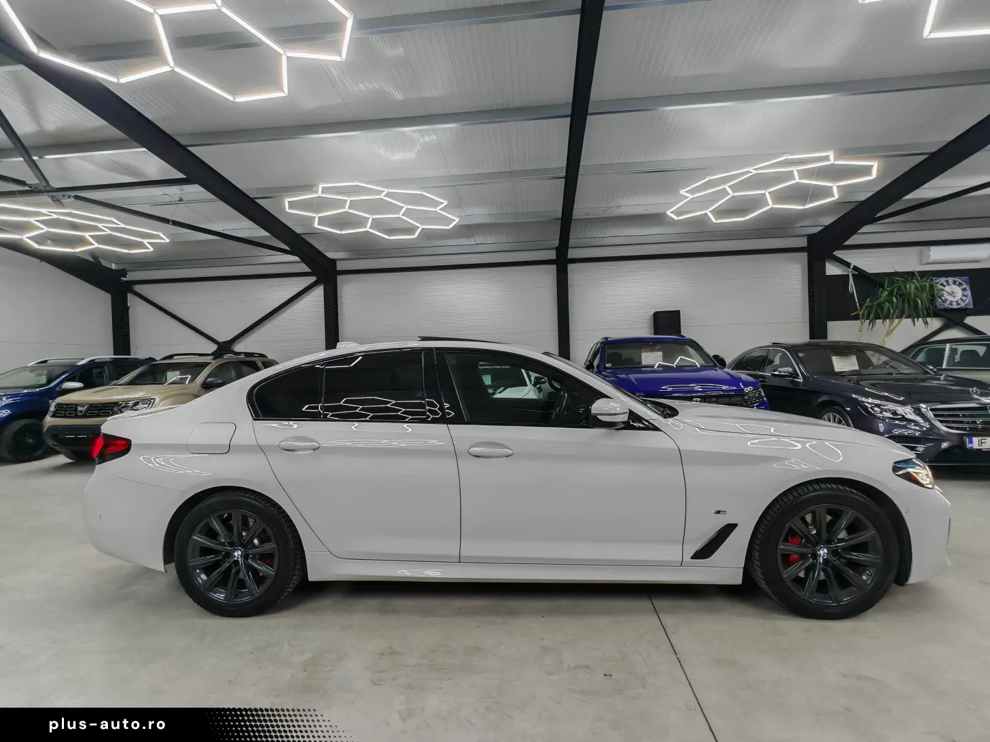 BMW 530icM Pachet Alb Mineral Laser H&K Ventilație TVA