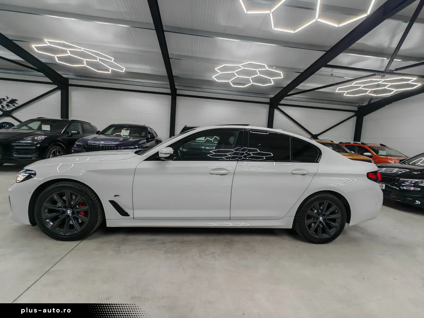 BMW 530icM Pachet Alb Mineral Laser H&K Ventilație TVA