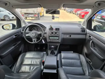 VW Touran 2011 1.6 TDI 105 CP euro 5