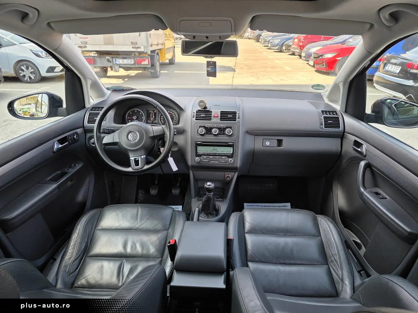 VW Touran 2011 1.6 TDI 105 CP euro 5